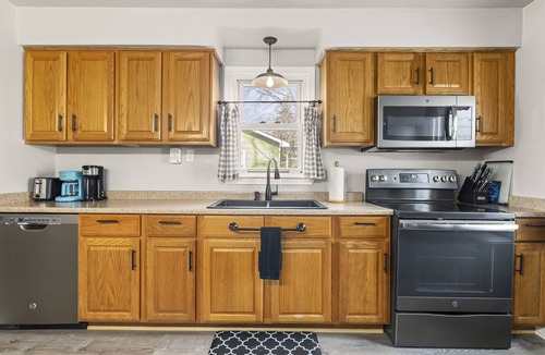 Warren House | Great Location! Cozy Home with Huge Backyard