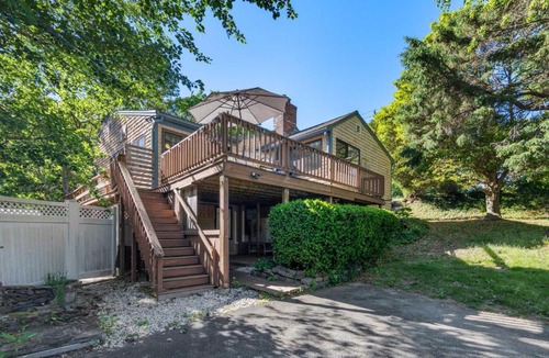 West Chatham House | Great location dog friendly Central AC