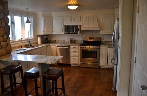 Scarborough House | GREAT LOCATION IN PINE POINT NICE 4 bedrooms 4 baths, sleeps 10, Central Air