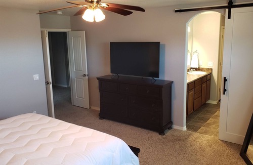 Northgate House | Great location! 5 bed 3.5 bath 3,200 square feet - One of the best deals in town