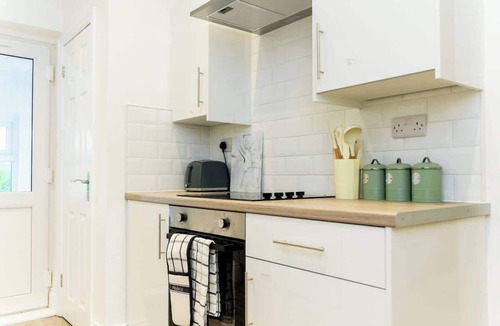Gateshead House | Great Stay With Parking, Easy A1 and City Access