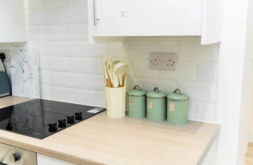 Gateshead House | Great Stay With Parking, Easy A1 and City Access