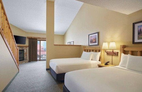 I-435 West KC-KS Resort | Great Wolf Lodge Kansas City