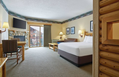 Traverse City Resort | Great Wolf Lodge Traverse City
