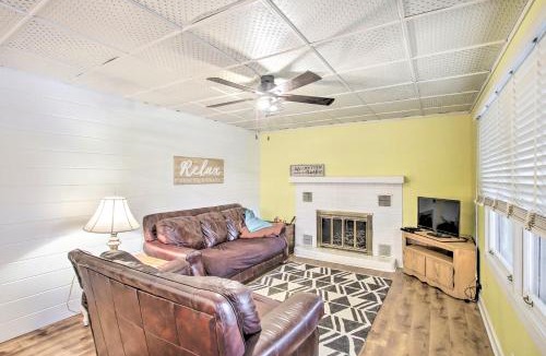 Markesan House | Green Lake Vacation Home w/Screened Porch!