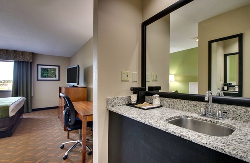 Elizabethtown Hotel | Greenfield Inn and Suites Elizabethtown, KY I65 Exit 94