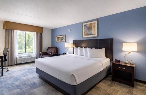 Owensboro Hotel | Greenfield Inn & Suites Owensboro, KY Airport