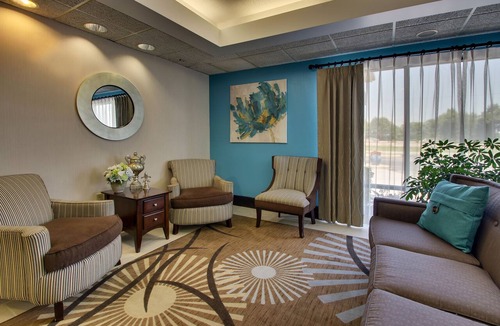 Owensboro Hotel | Greenfield Inn & Suites Owensboro, KY Airport