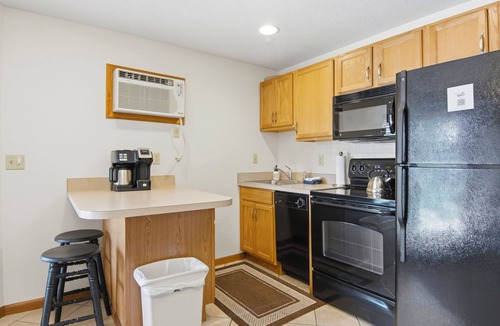 Mancelona Condo | Greens & Glides Getaway at Schuss Mountain