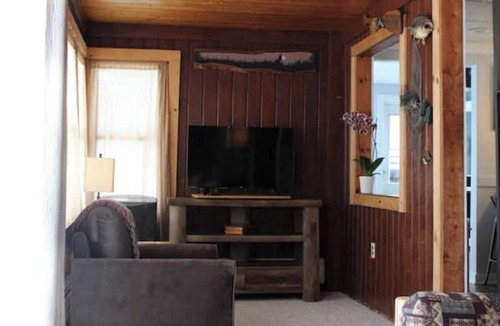 Greenville House | Greenville Lakefront Home