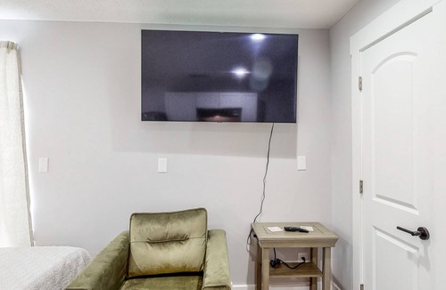 Greenwood Apartment | Greenwood Getaway Apartment - Recently Remodeled