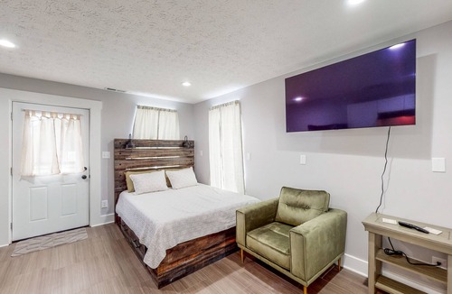 Greenwood Apartment | Greenwood Getaway Apartment - Recently Remodeled