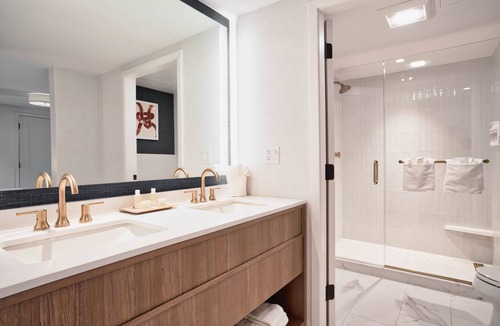 Chatham Hotel | Greyfinch Chatham Inn