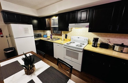 St. Joseph House | Griffon Den - 2-Bedroom Property w/Lots of Features