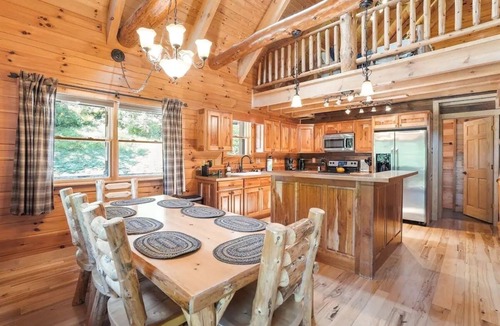 Logan Cabin | Grizzly Ridge | Hocking Hills, Pool, Hot Tub