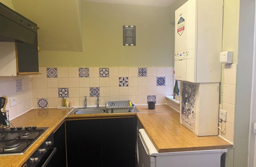 Heaton Apartment | Ground floor apartment in vibrant Heaton. 1 mile from city centre and near coast