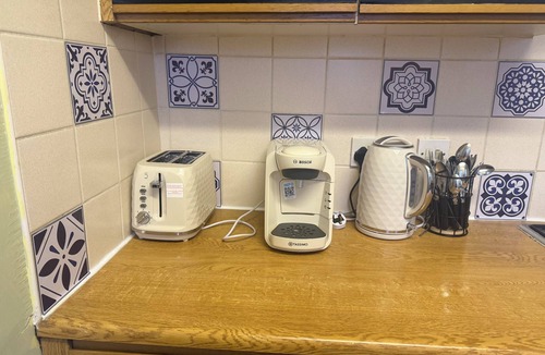 Heaton Apartment | Ground floor apartment in vibrant Heaton. 1 mile from city centre and near coast