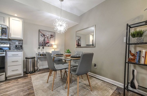Shepherdsville Apartment | ground level flat with washer-dryer & easy parking
