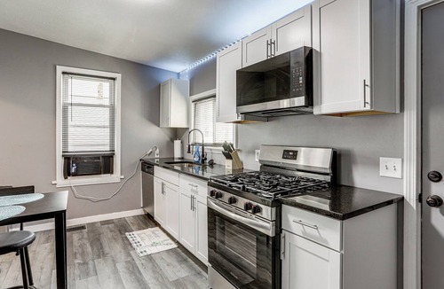 Downtown Toledo House | Group-Friendly Toledo Home for Zoo & Game Days