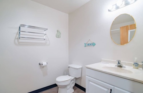 Oscoda Apartment | Guest Room #12 New Beginnings