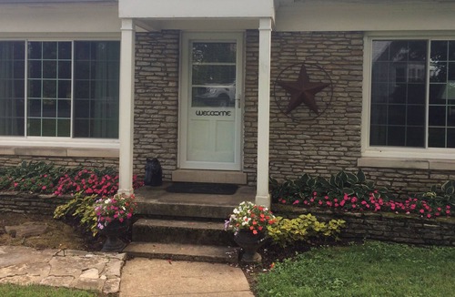 Lexington Cottage | GuestHouse on Kentucky Working Thoroughbred Horse Farm