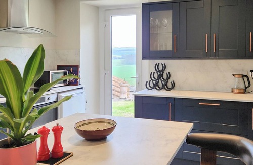 Hawick Cottage | Guests will love this peaceful rural property.