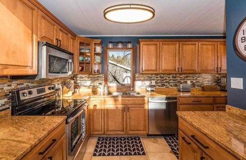 Nisswa House | Gull Lake Retreat: Game Room, Golfing, Shopping FirePit, Boating, Restaurants.