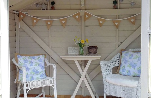 Henshaw Cottage | Hadrians Garden Villa
