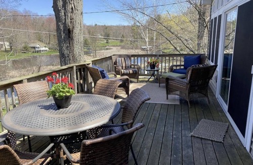 Ludington Cottage | Hamlin Lake- waterfront Cottage