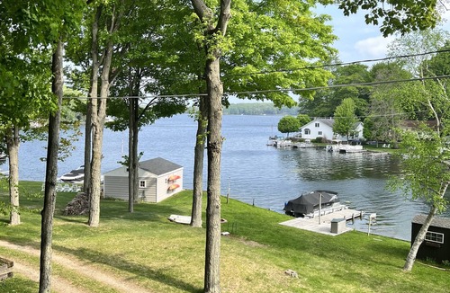 Ludington Cottage | Hamlin Lake- waterfront Cottage