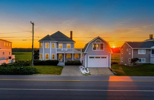 Rye House | Hampton Beach front home, located in beautiful Rye