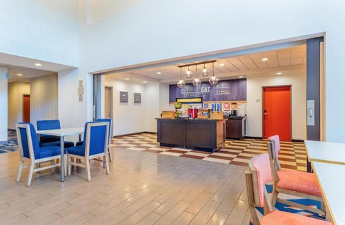 Parkersburg Hotel | Hampton Inn and Suites Parkersburg Downtown