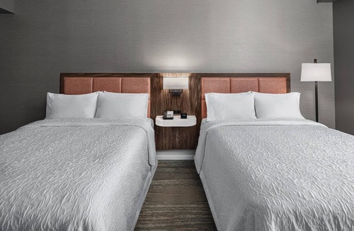 Woburn Hotel | Hampton Inn Boston Woburn