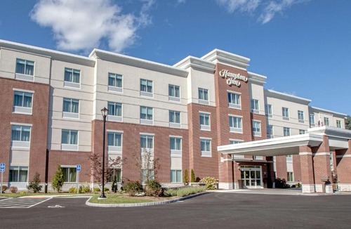 Amesbury Hotel | Hampton Inn by Hilton Amesbury, MA