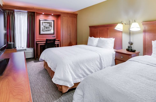Moon Township Hotel | Hampton Inn Pittsburgh-Airport