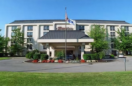 Moon Township Hotel | Hampton Inn Pittsburgh/Airport