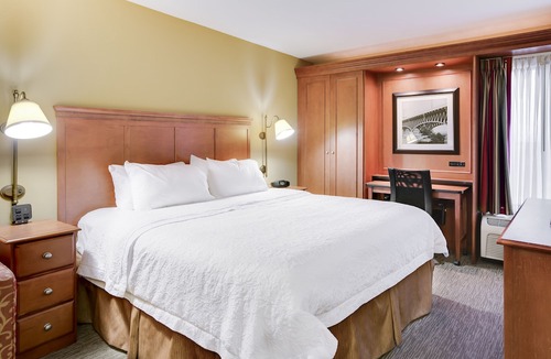 Moon Township Hotel | Hampton Inn Pittsburgh/Airport