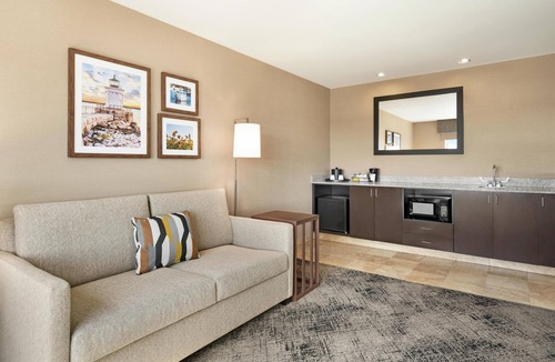 Downtown Portland Hotel | Hampton Inn Portland Downtown - Waterfront