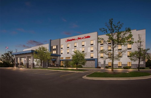 Bolingbrook Hotel | Hampton Inn & Suites Bolingbrook