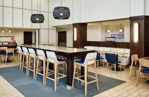 Destin Hotel | Hampton Inn & Suites Destin