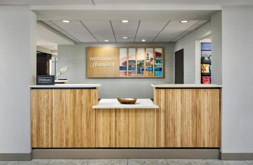 Destin Hotel | Hampton Inn & Suites Destin