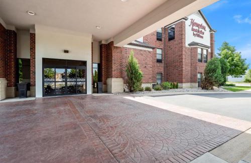 Okemos Hotel | Hampton Inn & Suites East Lansing