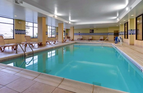 West Newton Hotel | Hampton Inn & Suites Indianapolis-Airport