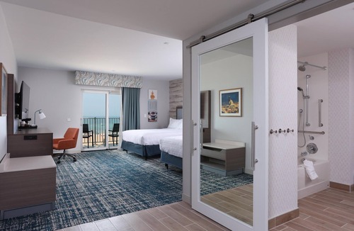 Manistee Hotel | Hampton Inn & Suites Manistee Waterfront