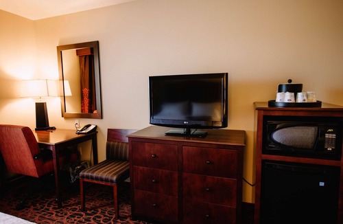 Minot Hotel | Hampton Inn & Suites Minot Airport