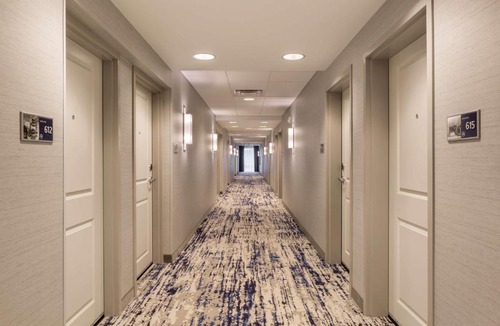 Newport Hotel | Hampton Inn & Suites Newport/Cincinnati, KY