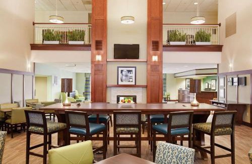 Warwick Hotel | Hampton Inn & Suites Providence-Warwick Airport