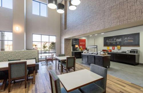Woodward Hotel | Hampton Inn & Suites Woodward