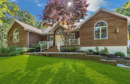 Hampton Bays House | Hamptons - Pool & Private Tennis Court, Hot Tub, 2 Pickleball Courts