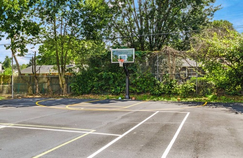 Northwest Columbus Apartment | Hancock Apt Private 1 Bedroom w/WIFI and Parking